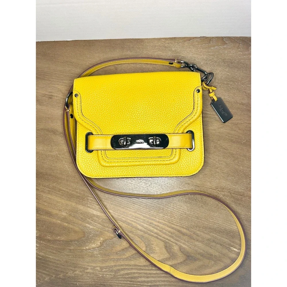 Coach SWAGGER‎ Pebble Leather Crossbody Bag Yellow Turnlock Shoulder Strap EUC